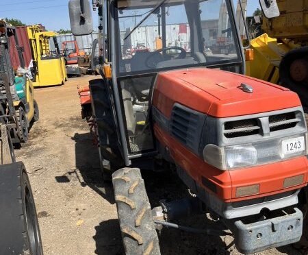 【買取実績】クボタ トラクター（GL300）をウクライナへ輸出しました