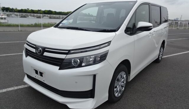 【買取実績】トヨタ ヴォクシー（DBA-ZRR85G）・2014年式をバーミューダへ輸出しました