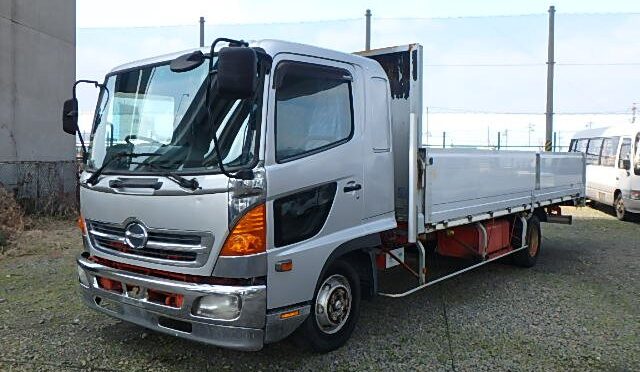 トラックのメッキ加工の魅力とは？メリットやお手入れ方法を詳しく解説！