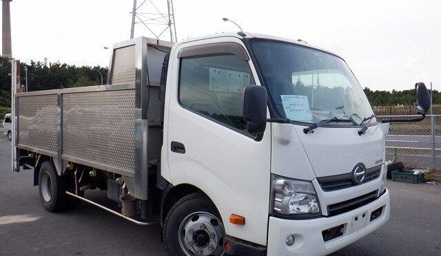 ザンビアへ輸出された2016年式 日野デュトロ（TKG-XZU710M）｜高耐久・多用途トラックがアフリカ市場で選ばれる理由とは？