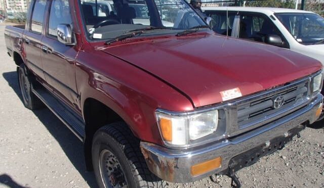 【輸出事例】トヨタ ハイラックス（S-LN107）1991年式をタンザニアへ！30年経っても選ばれる理由とは？