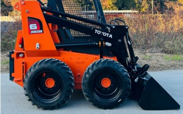 【買取実績】TCMスキッドステアローダー（SGK6）をカナダへ輸出しました